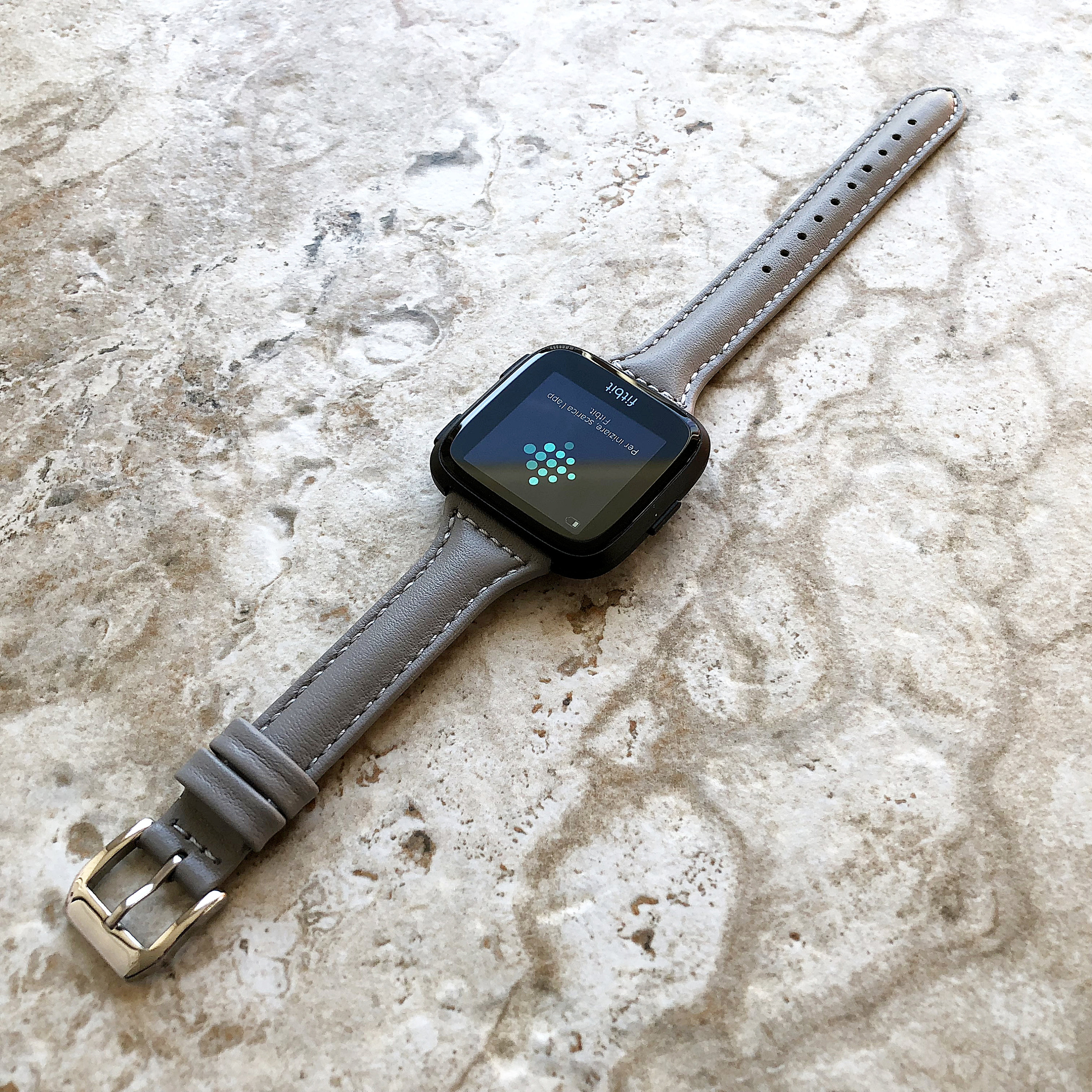 fitbit versa attaching band