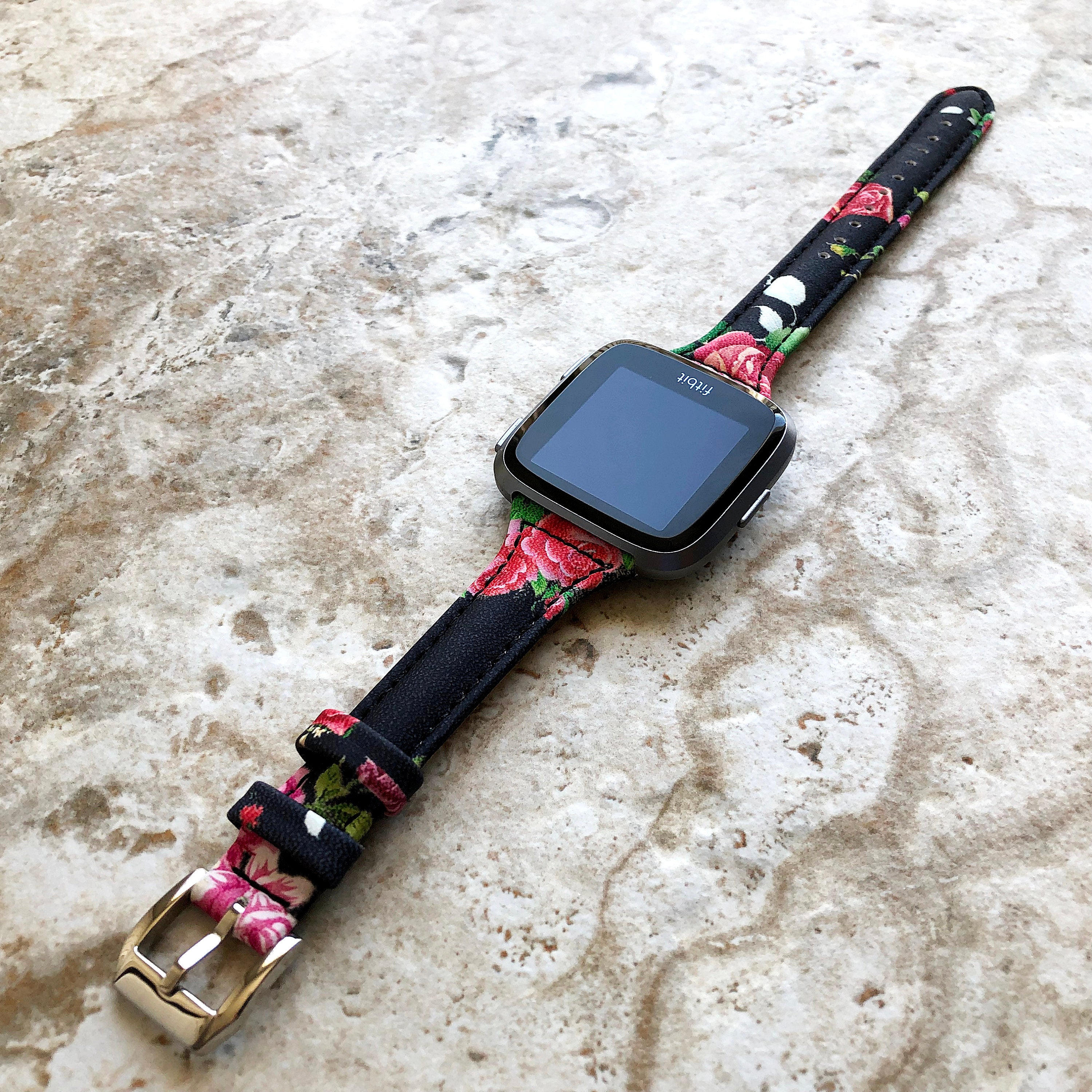 red fitbit versa band